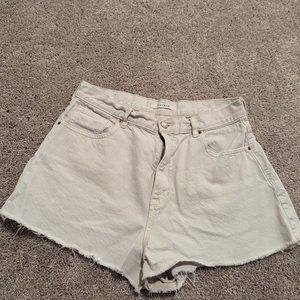 cream cutoff denim shorts, pacsun ivory flare shorts
